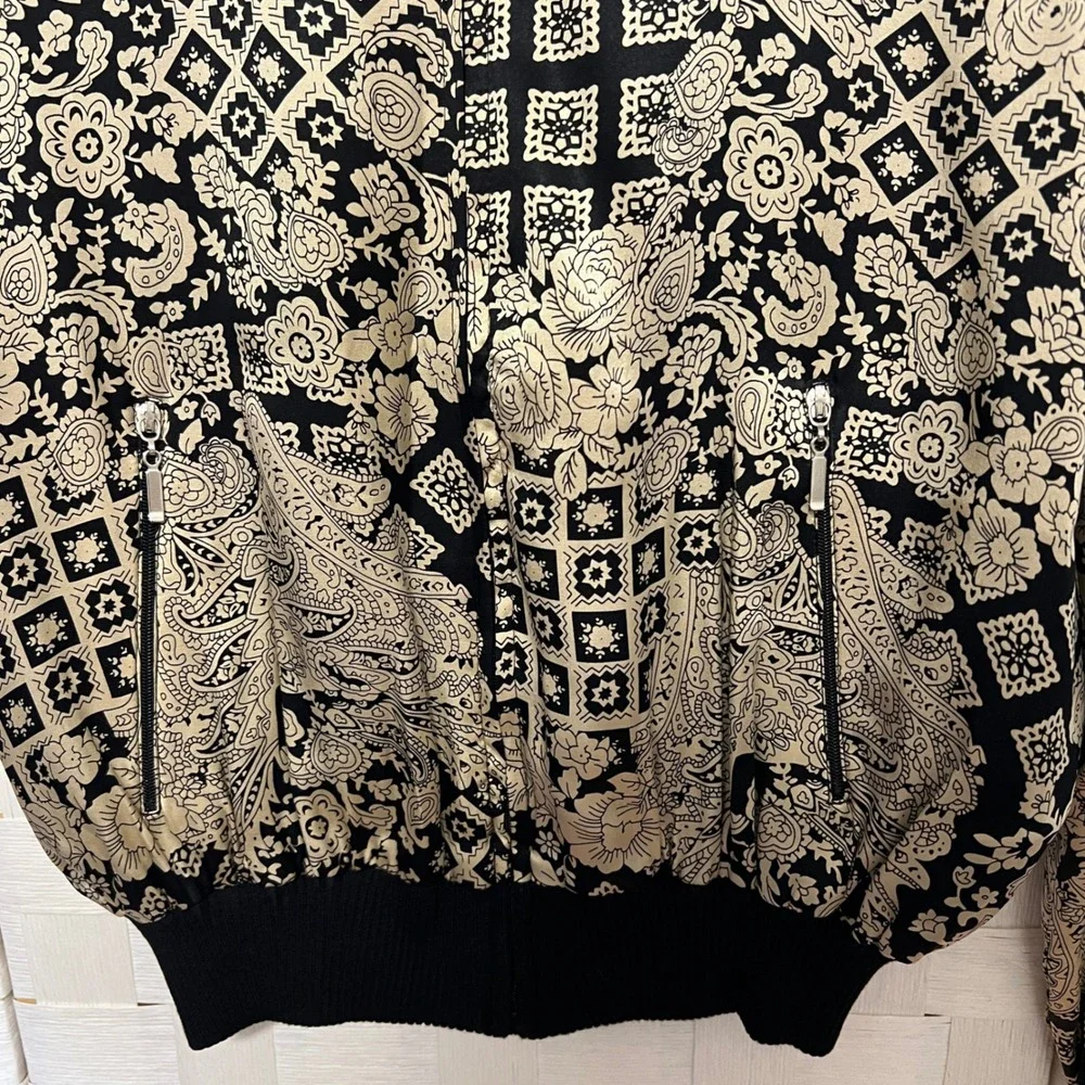 Vintage S.L.B.‎ Petite Black Gold Paisley Silk Bomber Jacket Size Petite Small
